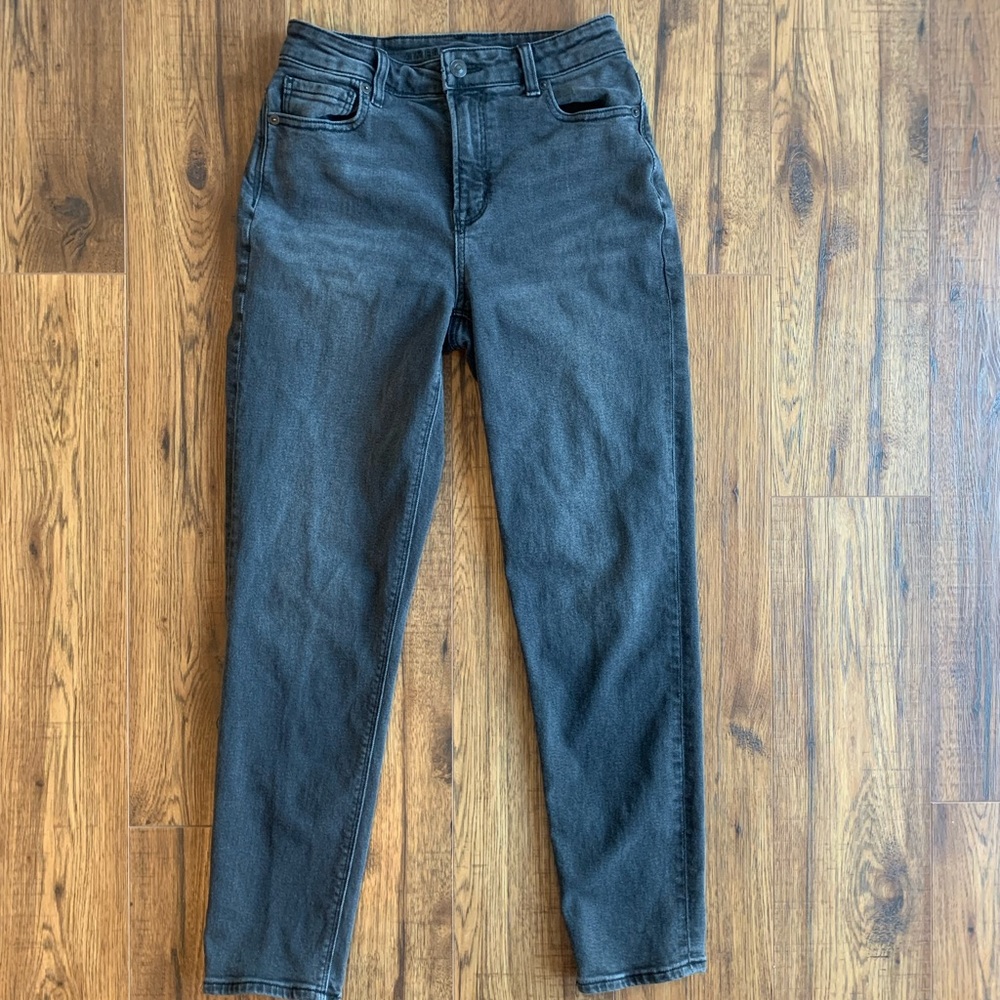 American Eagle Mom Jeans stretch